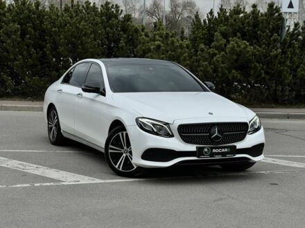 Білий Мерседес Е-Клас, об'ємом двигуна 2 л та пробігом 207 тис. км за 33500 $, фото 1 на Automoto.ua