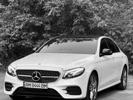 Белый Мерседес Е-Класс, объемом двигателя 2 л и пробегом 65 тыс. км за 34999 $, фото 1 на Automoto.ua