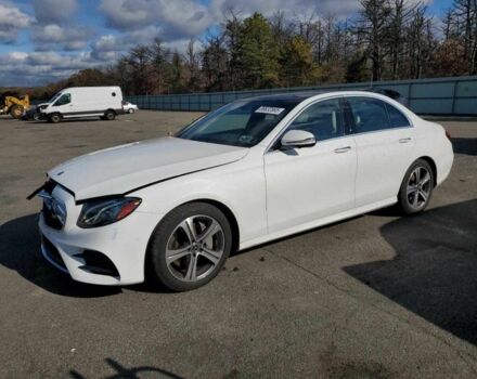 Белый Мерседес Е-Класс, объемом двигателя 2 л и пробегом 53 тыс. км за 9400 $, фото 1 на Automoto.ua