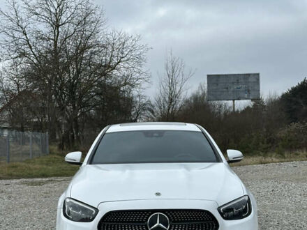 Белый Мерседес Е-Класс, объемом двигателя 1.99 л и пробегом 74 тыс. км за 40000 $, фото 1 на Automoto.ua