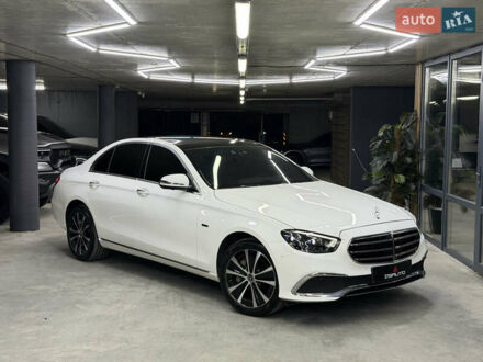 Білий Мерседес Е-Клас, об'ємом двигуна 1.99 л та пробігом 23 тис. км за 55000 $, фото 1 на Automoto.ua