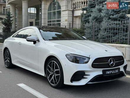 Білий Мерседес Е-Клас, об'ємом двигуна 3 л та пробігом 21 тис. км за 74500 $, фото 1 на Automoto.ua