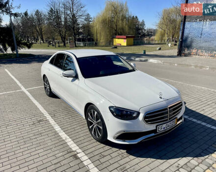 Белый Мерседес Е-Класс, объемом двигателя 1.6 л и пробегом 222 тыс. км за 36900 $, фото 1 на Automoto.ua