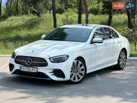 Мерседес Е-Класс 2022 в Киеве на Automoto.ua Белый Мерседес Е-Класс, объемом двигателя 3 л и пробегом 20 тыс. км за 56900 $, фото 1 на Automoto.ua