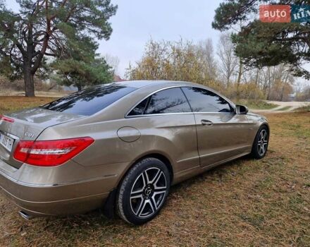 Бежевый Мерседес Е-Класс, объемом двигателя 2.99 л и пробегом 202 тыс. км за 15000 $, фото 12 на Automoto.ua