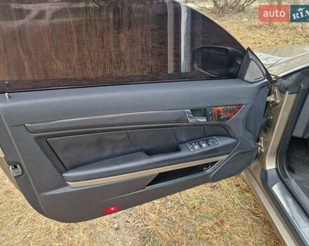 Бежевый Мерседес Е-Класс, объемом двигателя 2.99 л и пробегом 202 тыс. км за 15000 $, фото 22 на Automoto.ua