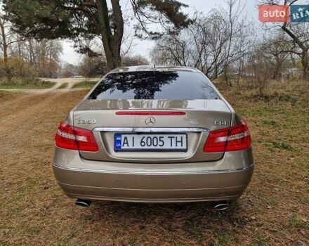 Бежевый Мерседес Е-Класс, объемом двигателя 2.99 л и пробегом 202 тыс. км за 15000 $, фото 5 на Automoto.ua