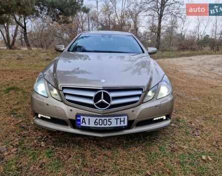 Бежевый Мерседес Е-Класс, объемом двигателя 2.99 л и пробегом 202 тыс. км за 15000 $, фото 10 на Automoto.ua