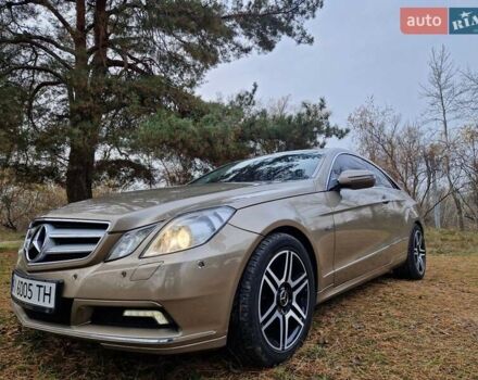 Бежевый Мерседес Е-Класс, объемом двигателя 2.99 л и пробегом 202 тыс. км за 15000 $, фото 9 на Automoto.ua