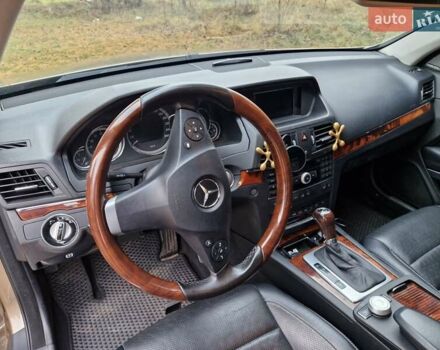 Бежевый Мерседес Е-Класс, объемом двигателя 2.99 л и пробегом 202 тыс. км за 15000 $, фото 18 на Automoto.ua