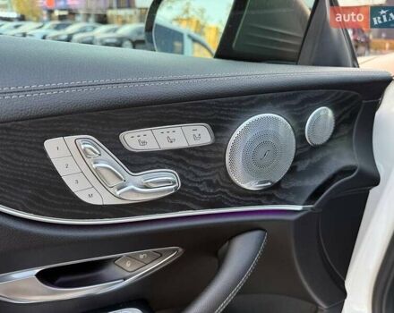 Бежевий Мерседес Е-Клас, об'ємом двигуна 2.99 л та пробігом 89 тис. км за 36990 $, фото 12 на Automoto.ua