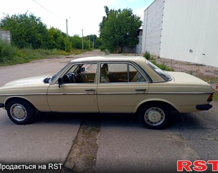 Бежевий Мерседес Е-Клас, об'ємом двигуна 2 л та пробігом 0 тис. км за 3000 $, фото 1 на Automoto.ua