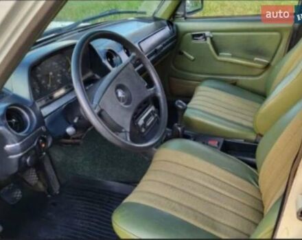 Бежевый Мерседес Е-Класс, объемом двигателя 1.99 л и пробегом 335 тыс. км за 1500 $, фото 4 на Automoto.ua