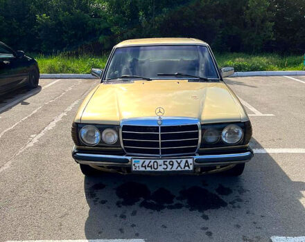 Бежевий Мерседес Е-Клас, об'ємом двигуна 2.5 л та пробігом 200 тис. км за 1400 $, фото 1 на Automoto.ua