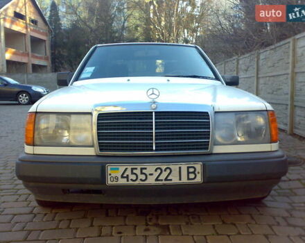 Бежевый Мерседес Е-Класс, объемом двигателя 2 л и пробегом 400 тыс. км за 2700 $, фото 13 на Automoto.ua