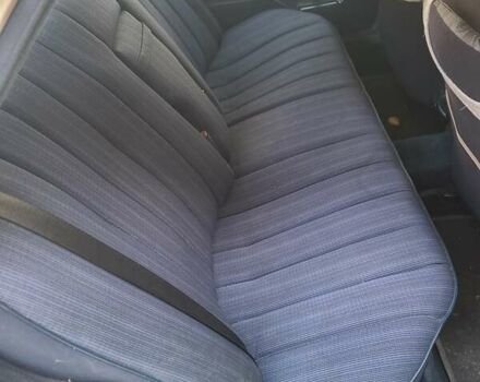 Бежевый Мерседес Е-Класс, объемом двигателя 2 л и пробегом 400 тыс. км за 2700 $, фото 4 на Automoto.ua