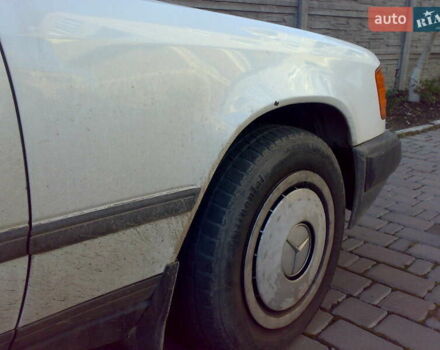 Бежевый Мерседес Е-Класс, объемом двигателя 2 л и пробегом 400 тыс. км за 2700 $, фото 12 на Automoto.ua