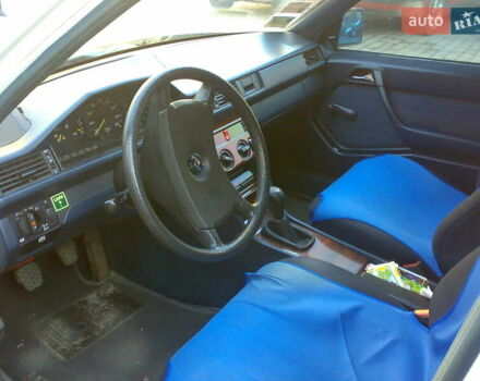 Бежевый Мерседес Е-Класс, объемом двигателя 2 л и пробегом 400 тыс. км за 2700 $, фото 8 на Automoto.ua