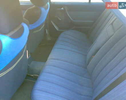 Бежевый Мерседес Е-Класс, объемом двигателя 2 л и пробегом 400 тыс. км за 2700 $, фото 9 на Automoto.ua