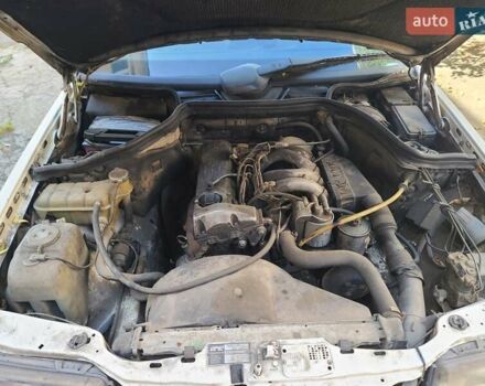 Бежевый Мерседес Е-Класс, объемом двигателя 2 л и пробегом 400 тыс. км за 2700 $, фото 6 на Automoto.ua