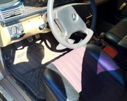 Бежевый Мерседес Е-Класс, объемом двигателя 2 л и пробегом 493 тыс. км за 1500 $, фото 3 на Automoto.ua