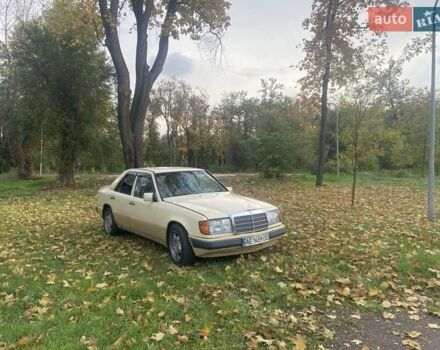 Бежевый Мерседес Е-Класс, объемом двигателя 2.5 л и пробегом 306 тыс. км за 2200 $, фото 1 на Automoto.ua