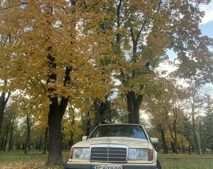 Бежевый Мерседес Е-Класс, объемом двигателя 2.5 л и пробегом 306 тыс. км за 2300 $, фото 9 на Automoto.ua