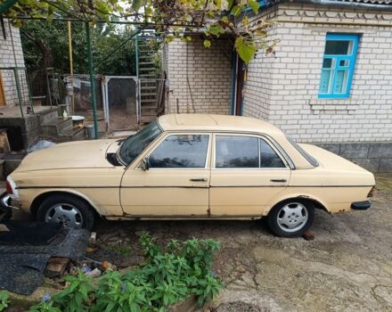 Бежевый Мерседес Е-Класс, объемом двигателя 2 л и пробегом 500 тыс. км за 716 $, фото 1 на Automoto.ua