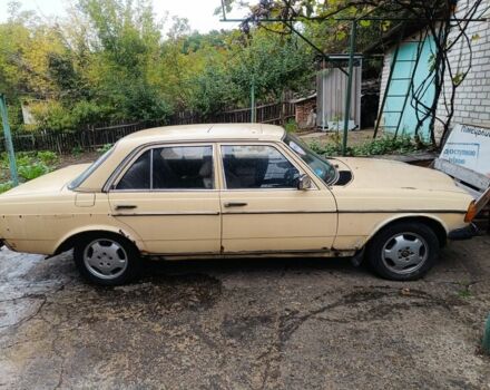 Бежевый Мерседес Е-Класс, объемом двигателя 2 л и пробегом 500 тыс. км за 716 $, фото 5 на Automoto.ua