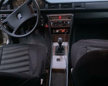 Бежевый Мерседес Е-Класс, объемом двигателя 2 л и пробегом 420 тыс. км за 1400 $, фото 8 на Automoto.ua
