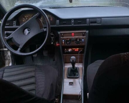 Бежевый Мерседес Е-Класс, объемом двигателя 2 л и пробегом 420 тыс. км за 1400 $, фото 11 на Automoto.ua