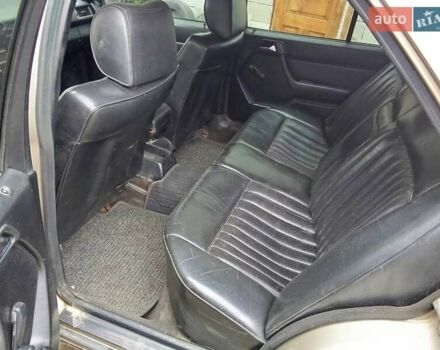 Бежевий Мерседес Е-Клас, об'ємом двигуна 2 л та пробігом 380 тис. км за 1550 $, фото 7 на Automoto.ua