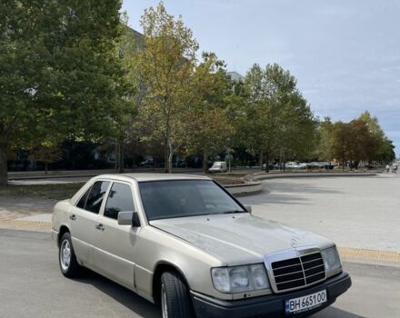 Бежевый Мерседес Е-Класс, объемом двигателя 3 л и пробегом 40 тыс. км за 2000 $, фото 3 на Automoto.ua