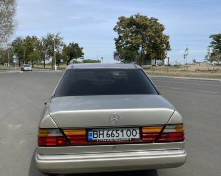 Бежевый Мерседес Е-Класс, объемом двигателя 3 л и пробегом 40 тыс. км за 2000 $, фото 11 на Automoto.ua