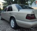 Бежевый Мерседес Е-Класс, объемом двигателя 2.2 л и пробегом 350 тыс. км за 3550 $, фото 5 на Automoto.ua