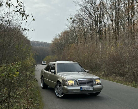 Бежевий Мерседес Е-Клас, об'ємом двигуна 3 л та пробігом 200 тис. км за 4200 $, фото 2 на Automoto.ua