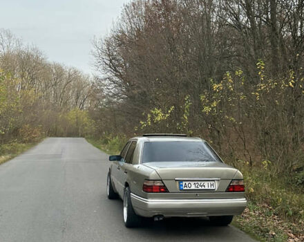 Бежевий Мерседес Е-Клас, об'ємом двигуна 3 л та пробігом 200 тис. км за 4200 $, фото 1 на Automoto.ua