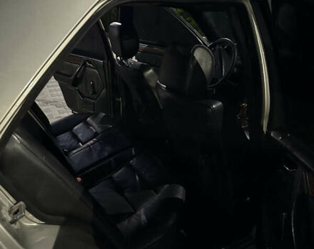 Бежевий Мерседес Е-Клас, об'ємом двигуна 3 л та пробігом 200 тис. км за 4200 $, фото 4 на Automoto.ua