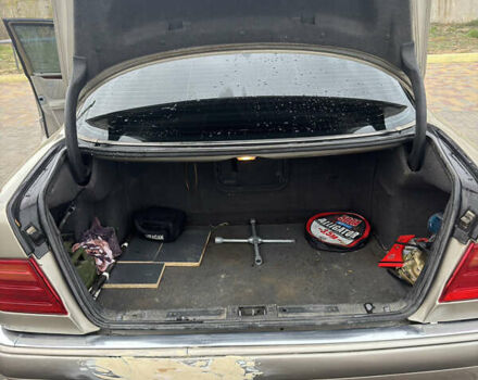 Бежевий Мерседес Е-Клас, об'ємом двигуна 3.2 л та пробігом 414 тис. км за 4200 $, фото 17 на Automoto.ua