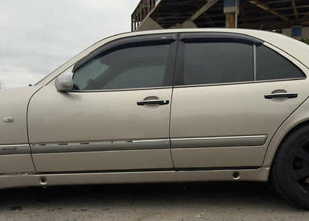 Бежевий Мерседес Е-Клас, об'ємом двигуна 3.2 л та пробігом 414 тис. км за 4200 $, фото 6 на Automoto.ua