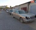 Бежевий Мерседес Е-Клас, об'ємом двигуна 2 л та пробігом 447 тис. км за 4800 $, фото 19 на Automoto.ua