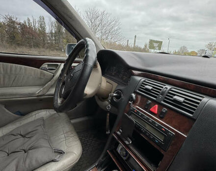Бежевий Мерседес Е-Клас, об'ємом двигуна 3.2 л та пробігом 414 тис. км за 4200 $, фото 19 на Automoto.ua