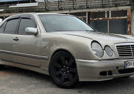 Бежевий Мерседес Е-Клас, об'ємом двигуна 3.2 л та пробігом 414 тис. км за 4200 $, фото 2 на Automoto.ua