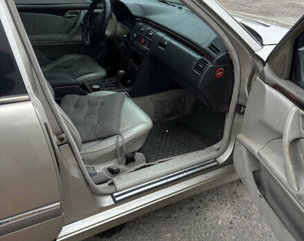 Бежевий Мерседес Е-Клас, об'ємом двигуна 3.2 л та пробігом 414 тис. км за 4200 $, фото 22 на Automoto.ua