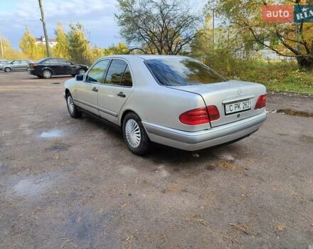 Бежевий Мерседес Е-Клас, об'ємом двигуна 2.2 л та пробігом 446 тис. км за 1500 $, фото 3 на Automoto.ua