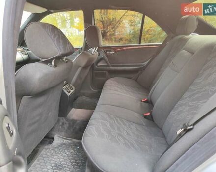 Бежевий Мерседес Е-Клас, об'ємом двигуна 2.2 л та пробігом 446 тис. км за 1500 $, фото 10 на Automoto.ua