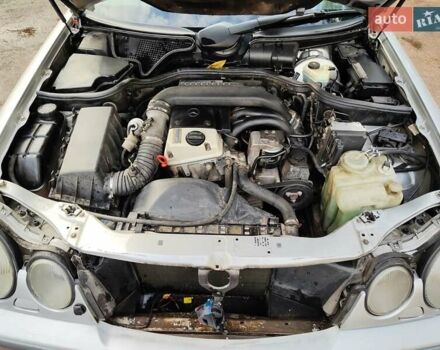 Бежевий Мерседес Е-Клас, об'ємом двигуна 2.2 л та пробігом 446 тис. км за 1500 $, фото 6 на Automoto.ua