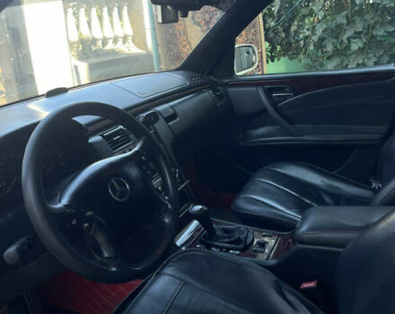 Бежевый Мерседес Е-Класс, объемом двигателя 2.15 л и пробегом 470 тыс. км за 2999 $, фото 11 на Automoto.ua