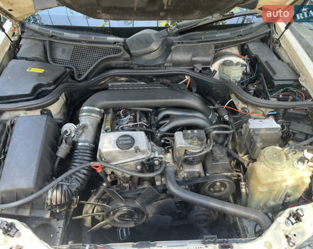 Бежевый Мерседес Е-Класс, объемом двигателя 2.15 л и пробегом 470 тыс. км за 2999 $, фото 9 на Automoto.ua