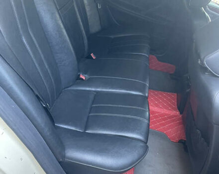 Бежевый Мерседес Е-Класс, объемом двигателя 2.15 л и пробегом 470 тыс. км за 2999 $, фото 15 на Automoto.ua